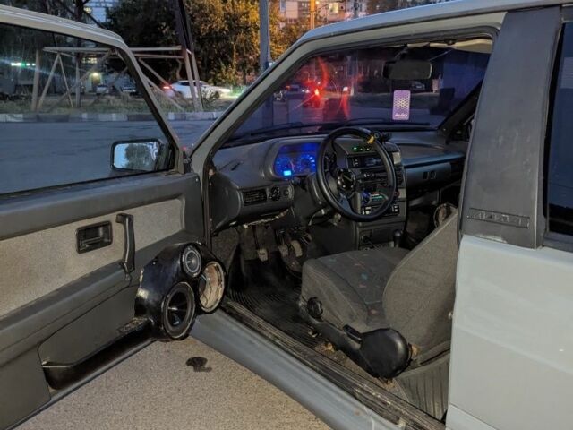 Сірий ВАЗ 2113 Самара, об'ємом двигуна 1.5 л та пробігом 1000 тис. км за 1650 $, фото 6 на Automoto.ua