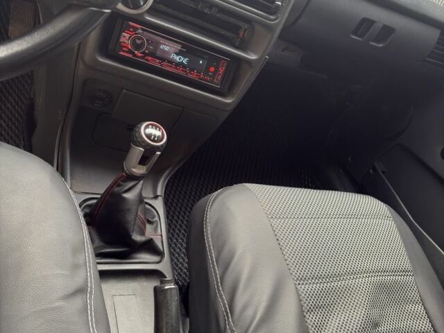 Серый ВАЗ 2113 Самара, объемом двигателя 1.5 л и пробегом 242 тыс. км за 1900 $, фото 10 на Automoto.ua