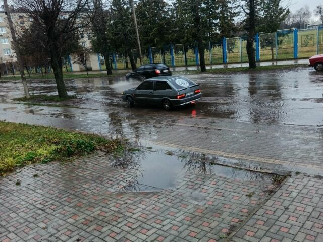 Серый ВАЗ 2113 Самара, объемом двигателя 1.5 л и пробегом 200 тыс. км за 1350 $, фото 21 на Automoto.ua