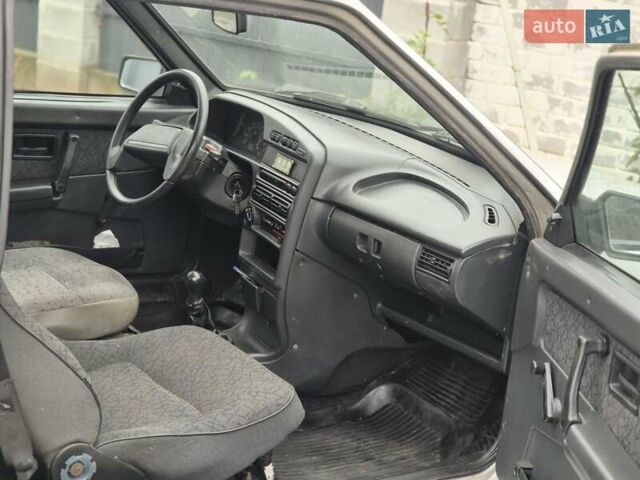 Сірий ВАЗ 2113 Самара, об'ємом двигуна 0 л та пробігом 247 тис. км за 1599 $, фото 7 на Automoto.ua