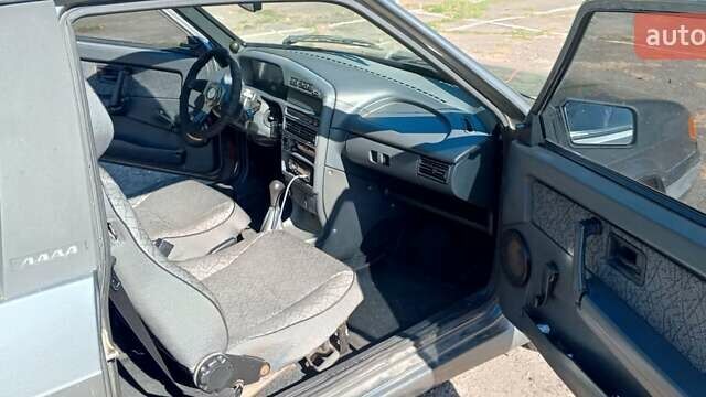 Серый ВАЗ 2113 Самара, объемом двигателя 1.5 л и пробегом 95 тыс. км за 2400 $, фото 9 на Automoto.ua