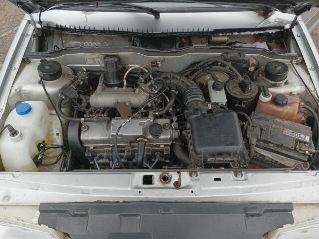 Сірий ВАЗ 2113 Самара, об'ємом двигуна 1.5 л та пробігом 204 тис. км за 2400 $, фото 7 на Automoto.ua