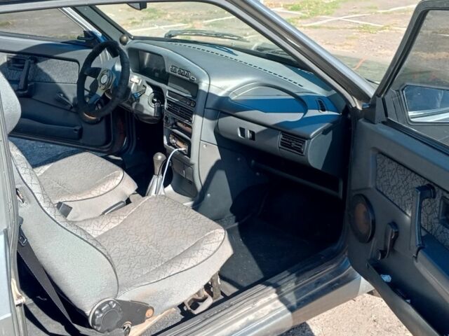 Серый ВАЗ 2113 Самара, объемом двигателя 1.5 л и пробегом 95 тыс. км за 2400 $, фото 9 на Automoto.ua