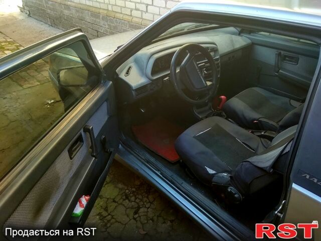 Сірий ВАЗ 2113 Самара, об'ємом двигуна 1.6 л та пробігом 315 тис. км за 1700 $, фото 7 на Automoto.ua