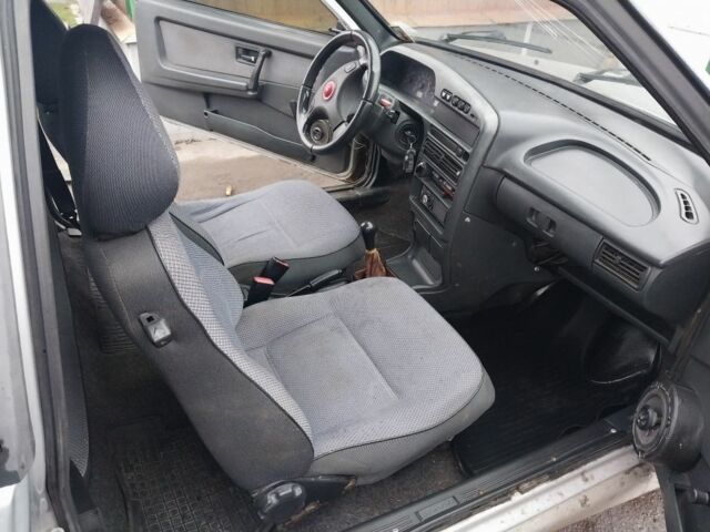 Серый ВАЗ 2113 Самара, объемом двигателя 1.6 л и пробегом 270 тыс. км за 1050 $, фото 8 на Automoto.ua