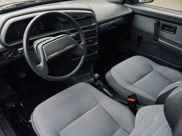 Серый ВАЗ 2113 Самара, объемом двигателя 1.6 л и пробегом 33 тыс. км за 3500 $, фото 5 на Automoto.ua