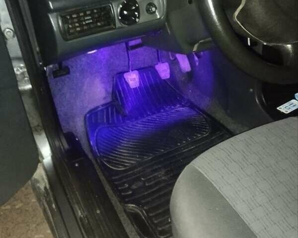 Серый ВАЗ 2113 Самара, объемом двигателя 1.6 л и пробегом 250 тыс. км за 1500 $, фото 4 на Automoto.ua