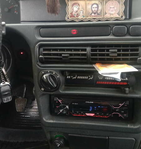 Серый ВАЗ 2113 Самара, объемом двигателя 1.6 л и пробегом 250 тыс. км за 2300 $, фото 14 на Automoto.ua