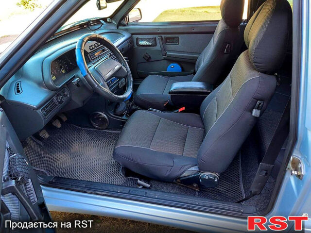 Серый ВАЗ 2113 Самара, объемом двигателя 1.6 л и пробегом 190 тыс. км за 2100 $, фото 1 на Automoto.ua