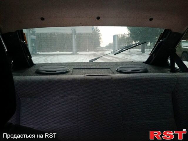 Сірий ВАЗ 2113 Самара, об'ємом двигуна 1.6 л та пробігом 28000 тис. км за 1950 $, фото 7 на Automoto.ua