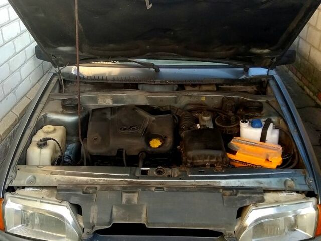 Сірий ВАЗ 2113 Самара, об'ємом двигуна 1.6 л та пробігом 315 тис. км за 1700 $, фото 12 на Automoto.ua