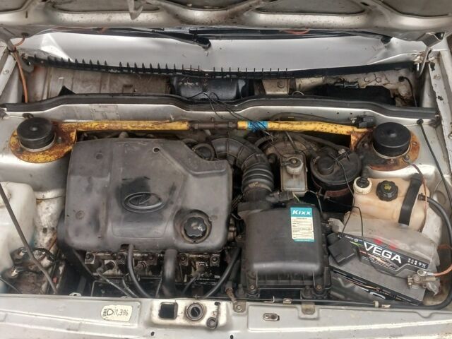 Серый ВАЗ 2113 Самара, объемом двигателя 1.6 л и пробегом 150 тыс. км за 1400 $, фото 4 на Automoto.ua