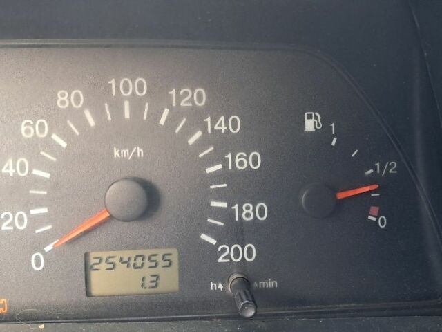 Серый ВАЗ 2113 Самара, объемом двигателя 0 л и пробегом 254 тыс. км за 1500 $, фото 5 на Automoto.ua