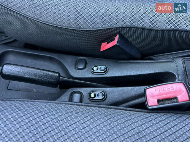 Серый ВАЗ 2113 Самара, объемом двигателя 1.6 л и пробегом 215 тыс. км за 2200 $, фото 14 на Automoto.ua