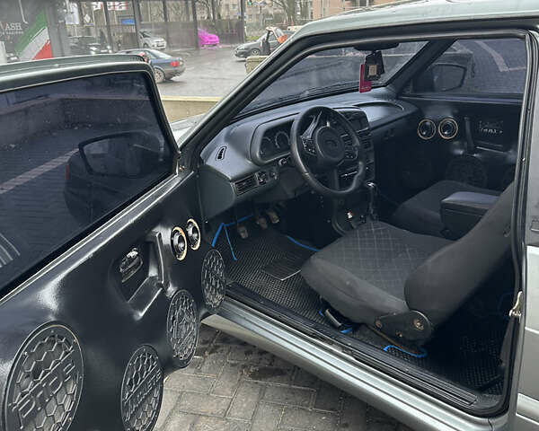 Серый ВАЗ 2113 Самара, объемом двигателя 1.6 л и пробегом 101 тыс. км за 5000 $, фото 6 на Automoto.ua