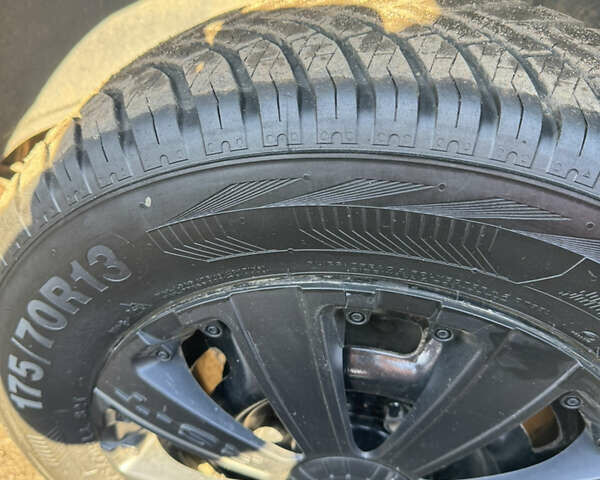 Серый ВАЗ 2113 Самара, объемом двигателя 1.6 л и пробегом 162 тыс. км за 1900 $, фото 12 на Automoto.ua