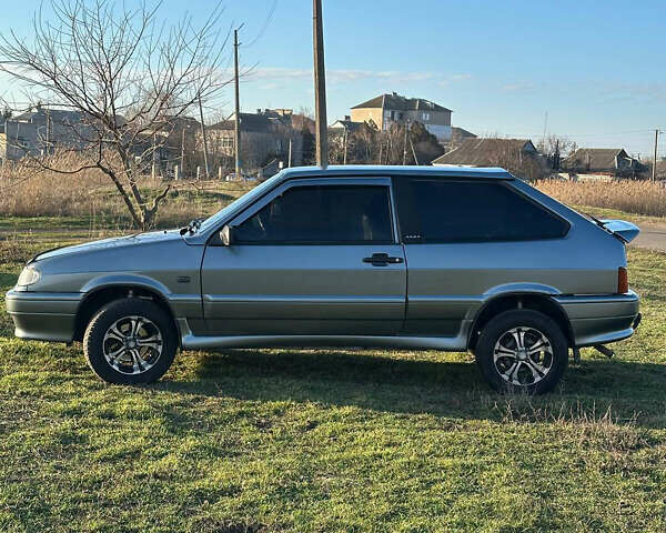 Серый ВАЗ 2113 Самара, объемом двигателя 1.6 л и пробегом 200 тыс. км за 2300 $, фото 5 на Automoto.ua