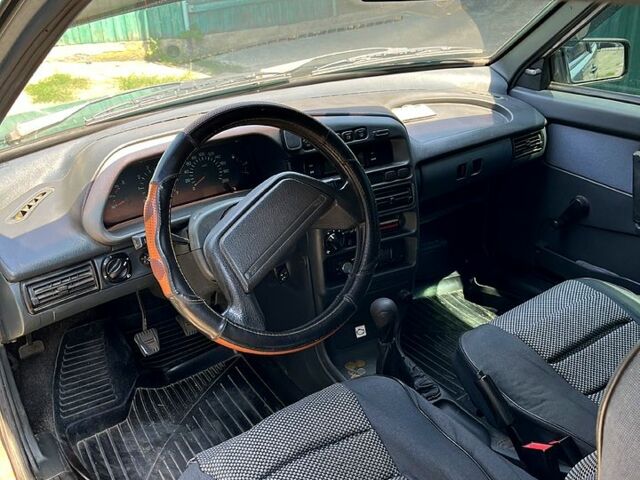 Сірий ВАЗ 2113 Самара, об'ємом двигуна 1.6 л та пробігом 102 тис. км за 2100 $, фото 5 на Automoto.ua