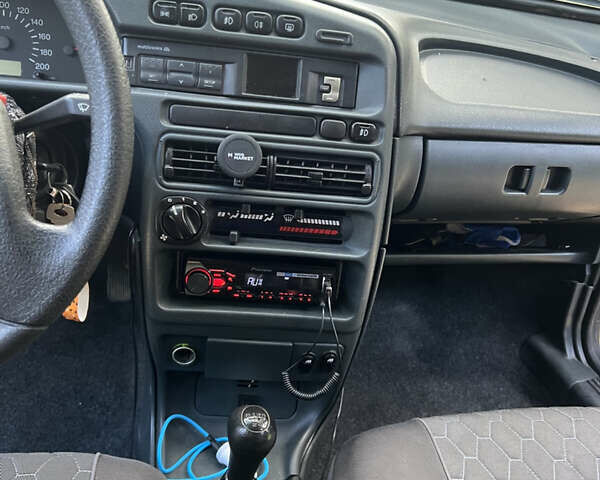 Серый ВАЗ 2113 Самара, объемом двигателя 1.6 л и пробегом 225 тыс. км за 1600 $, фото 10 на Automoto.ua