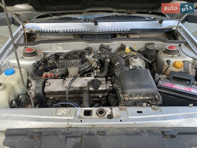 Серый ВАЗ 2113 Самара, объемом двигателя 1.6 л и пробегом 225 тыс. км за 1600 $, фото 14 на Automoto.ua