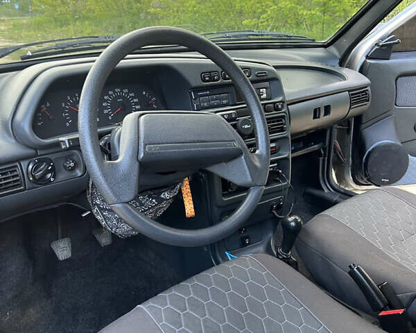 Серый ВАЗ 2113 Самара, объемом двигателя 1.6 л и пробегом 225 тыс. км за 1600 $, фото 9 на Automoto.ua