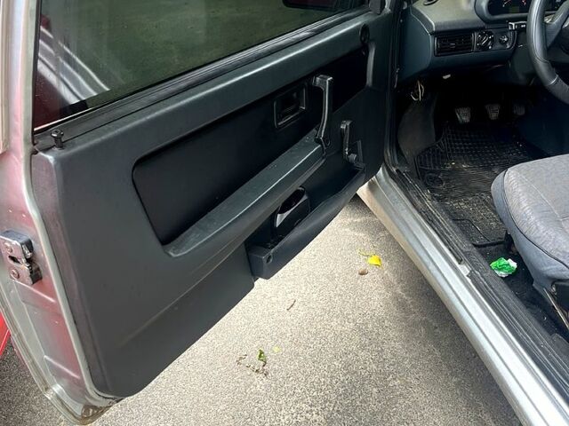 Серый ВАЗ 2113 Самара, объемом двигателя 1.6 л и пробегом 190 тыс. км за 2200 $, фото 9 на Automoto.ua