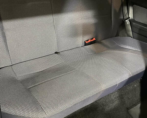 Серый ВАЗ 2113 Самара, объемом двигателя 1.6 л и пробегом 195 тыс. км за 2700 $, фото 26 на Automoto.ua