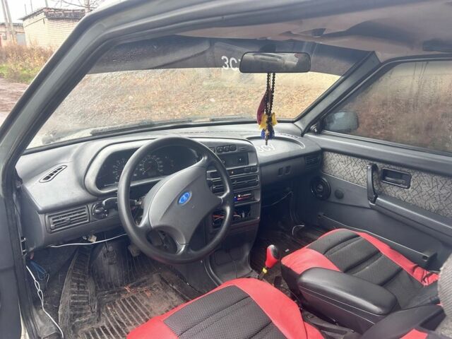 Серый ВАЗ 2113 Самара, объемом двигателя 1.5 л и пробегом 100 тыс. км за 1200 $, фото 4 на Automoto.ua