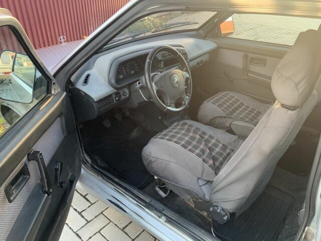 Серый ВАЗ 2113 Самара, объемом двигателя 1.6 л и пробегом 200 тыс. км за 950 $, фото 4 на Automoto.ua