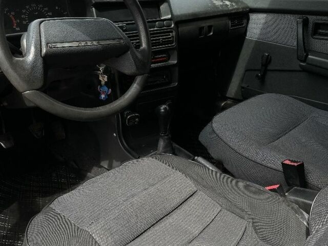 Серый ВАЗ 2113 Самара, объемом двигателя 1.6 л и пробегом 212 тыс. км за 1500 $, фото 3 на Automoto.ua