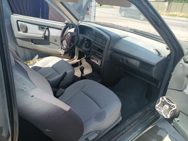 Сірий ВАЗ 2113 Самара, об'ємом двигуна 1 л та пробігом 181 тис. км за 1890 $, фото 5 на Automoto.ua