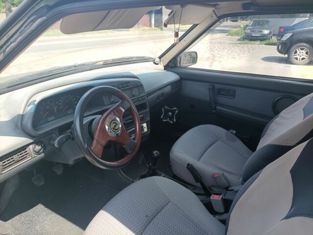 Сірий ВАЗ 2113 Самара, об'ємом двигуна 1 л та пробігом 181 тис. км за 1890 $, фото 6 на Automoto.ua