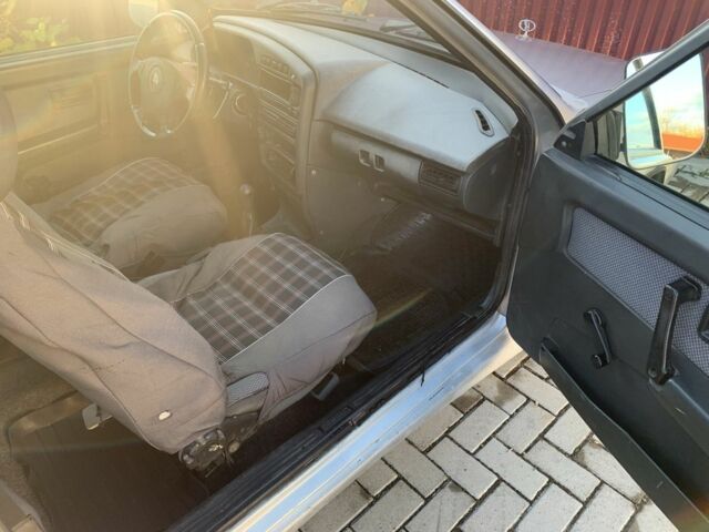 Серый ВАЗ 2113 Самара, объемом двигателя 1.6 л и пробегом 200 тыс. км за 950 $, фото 5 на Automoto.ua