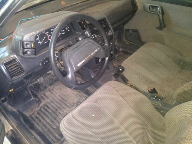 Серый ВАЗ 2113 Самара, объемом двигателя 1.5 л и пробегом 200 тыс. км за 721 $, фото 1 на Automoto.ua