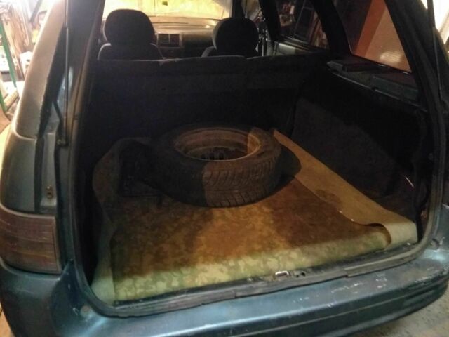 Серый ВАЗ 2113 Самара, объемом двигателя 1.5 л и пробегом 200 тыс. км за 721 $, фото 3 на Automoto.ua