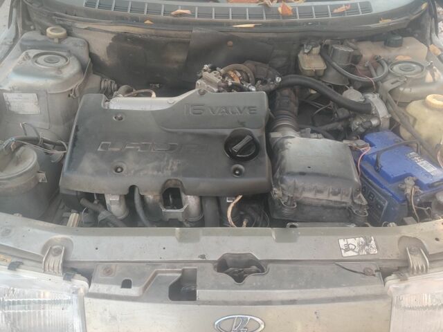 Серый ВАЗ 2113 Самара, объемом двигателя 1.5 л и пробегом 270 тыс. км за 650 $, фото 4 на Automoto.ua