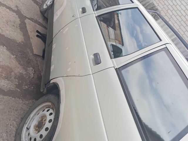 Серый ВАЗ 2113 Самара, объемом двигателя 1.5 л и пробегом 250 тыс. км за 1072 $, фото 6 на Automoto.ua