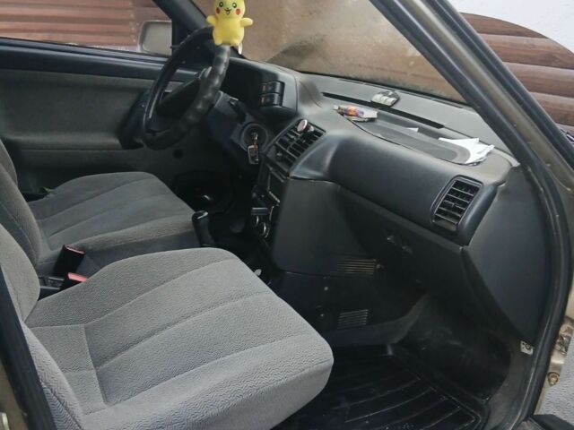 Серый ВАЗ 2113 Самара, объемом двигателя 1.6 л и пробегом 400 тыс. км за 1600 $, фото 6 на Automoto.ua