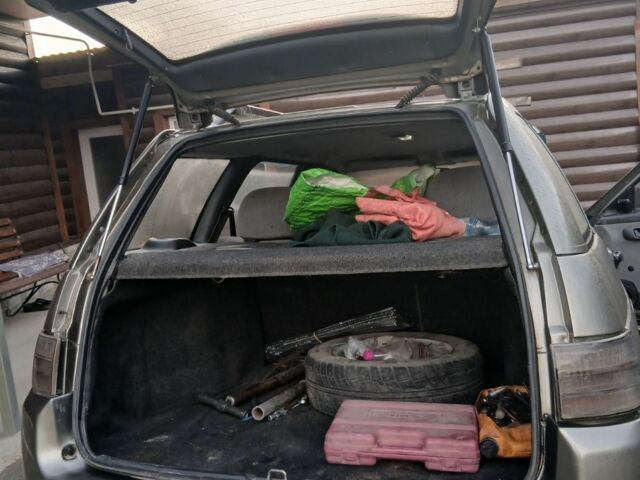 Серый ВАЗ 2113 Самара, объемом двигателя 1.6 л и пробегом 400 тыс. км за 1600 $, фото 3 на Automoto.ua