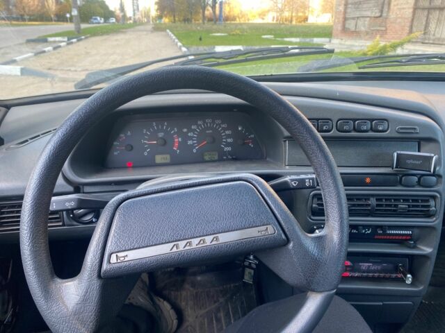 Серый ВАЗ 2113 Самара, объемом двигателя 1.5 л и пробегом 340 тыс. км за 1700 $, фото 5 на Automoto.ua