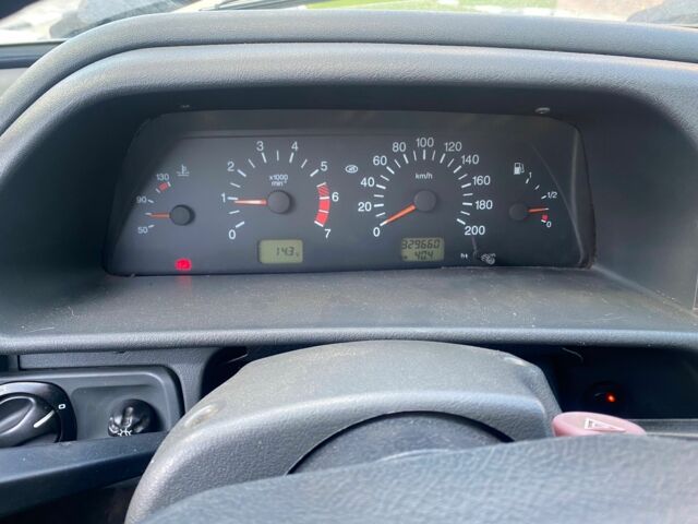 Серый ВАЗ 2113 Самара, объемом двигателя 1.5 л и пробегом 340 тыс. км за 1700 $, фото 4 на Automoto.ua