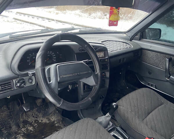 Синий ВАЗ 2113 Самара, объемом двигателя 1.5 л и пробегом 270 тыс. км за 1250 $, фото 5 на Automoto.ua