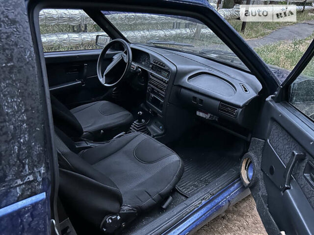 Синій ВАЗ 2113 Самара, об'ємом двигуна 1.6 л та пробігом 210 тис. км за 2100 $, фото 4 на Automoto.ua