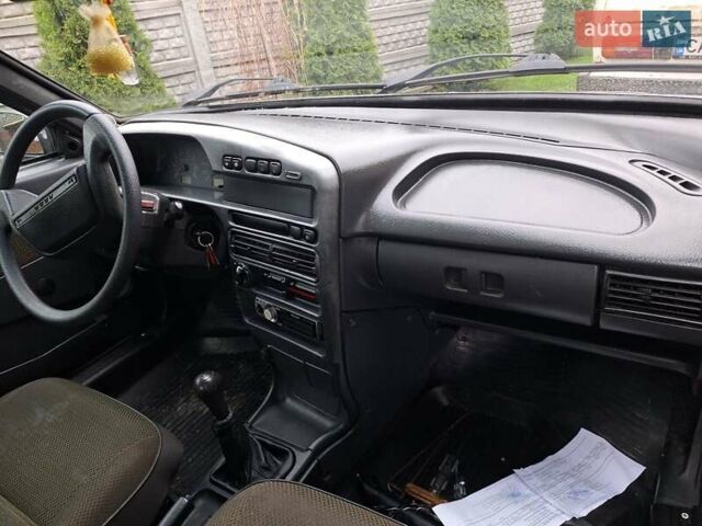 Синий ВАЗ 2113 Самара, объемом двигателя 1.5 л и пробегом 150 тыс. км за 1800 $, фото 7 на Automoto.ua