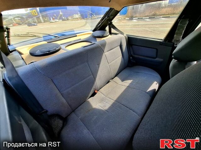 Синій ВАЗ 2113 Самара, об'ємом двигуна 1.6 л та пробігом 127 тис. км за 2100 $, фото 9 на Automoto.ua