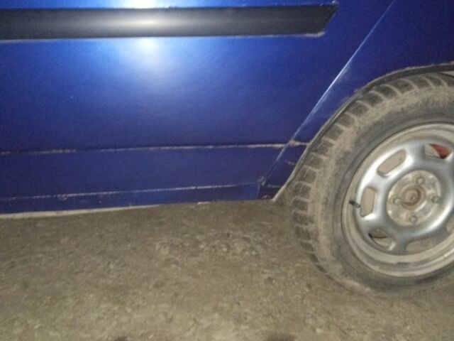 Синий ВАЗ 2113 Самара, объемом двигателя 1.5 л и пробегом 200 тыс. км за 1500 $, фото 4 на Automoto.ua