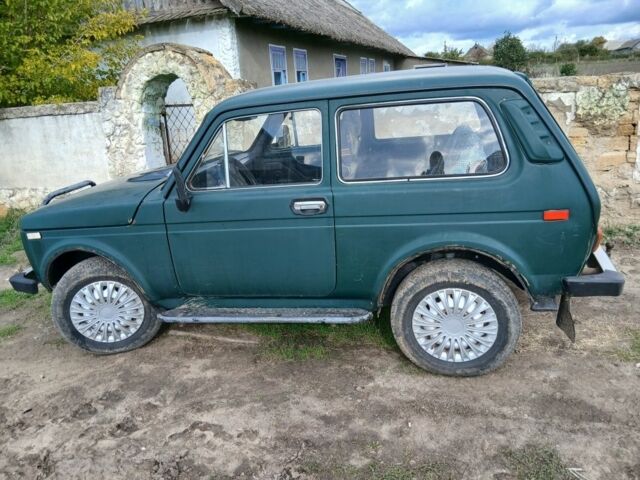 Зелений ВАЗ 2113 Самара, об'ємом двигуна 1.6 л та пробігом 100 тис. км за 2000 $, фото 3 на Automoto.ua