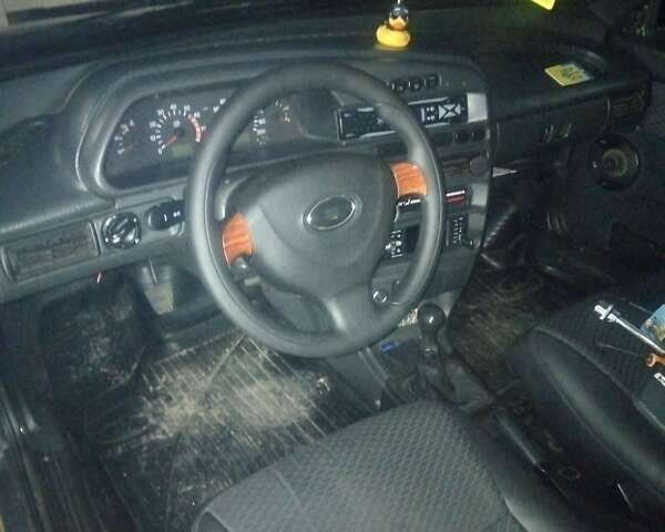 Зеленый ВАЗ 2113 Самара, объемом двигателя 1.5 л и пробегом 260 тыс. км за 3200 $, фото 3 на Automoto.ua