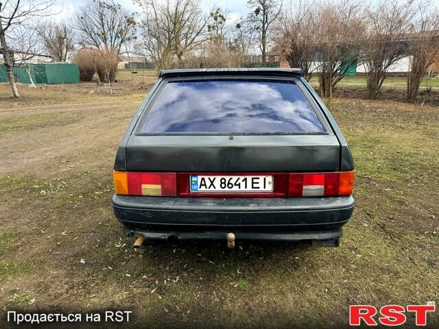 Зеленый ВАЗ 2113 Самара, объемом двигателя 1.5 л и пробегом 317 тыс. км за 1600 $, фото 5 на Automoto.ua