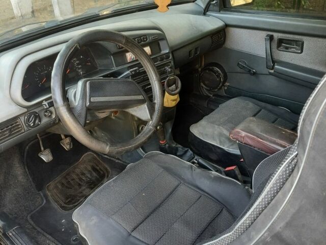 Зеленый ВАЗ 2113 Самара, объемом двигателя 1.6 л и пробегом 545 тыс. км за 1650 $, фото 5 на Automoto.ua